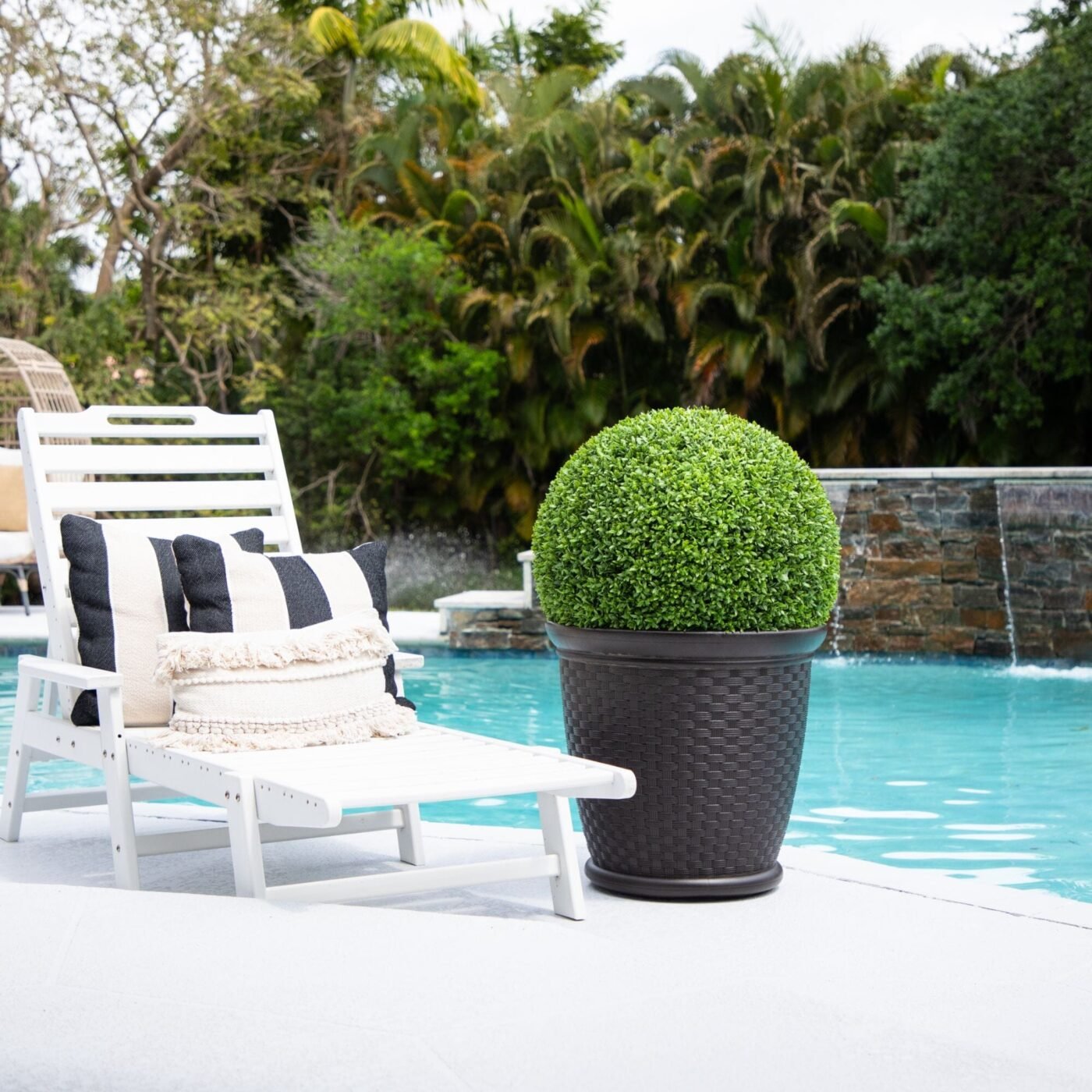 24" UV Resistant Artificial Boxwood Ball (Indoor/Outdoor)